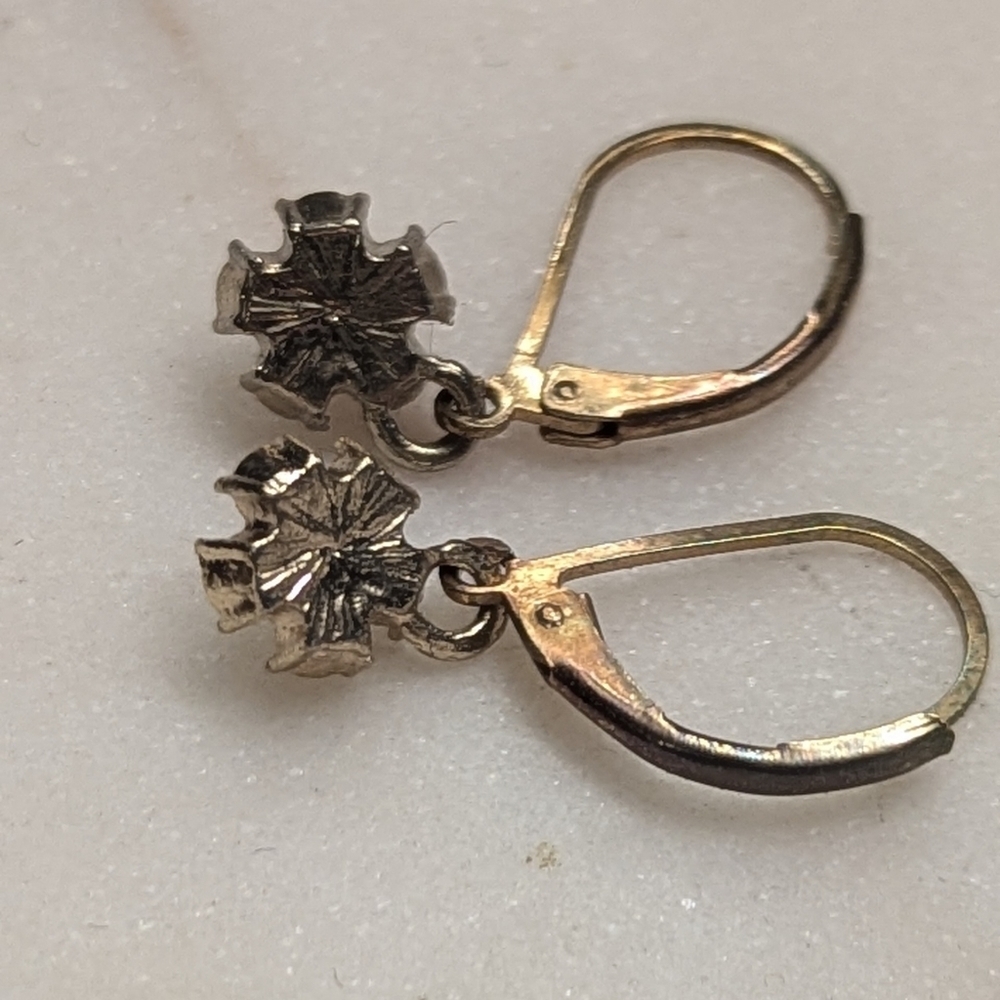 Elegant 18 kt gp Gold Rhinestone Flower drop Earrings - Picture 8 of 10